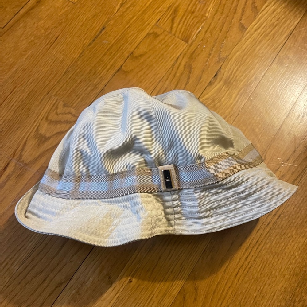 Gucci bucket hat